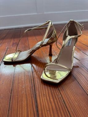 Steve Madden Metallic Gold Strappy Ankle Strap Heels
